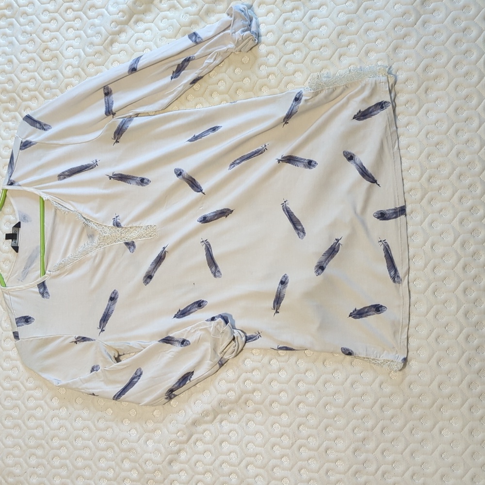 RW&Co quarter length sleeve t shirt